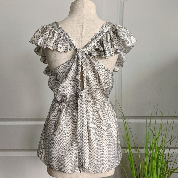 Current Air Top Ruffled Tie Back Straps Sleeveless Ruched Off-White Navy M NWT - Picture 10 of 16